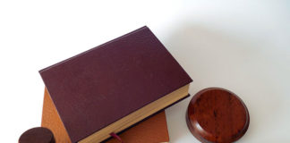 Jakie książki prawnicze powinien przeczytać każdy z nas?